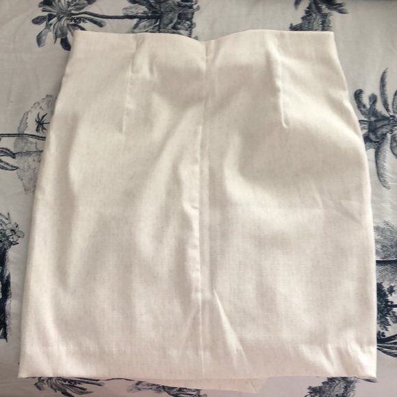 DYNAMITE skirt - Picture 2 of 3